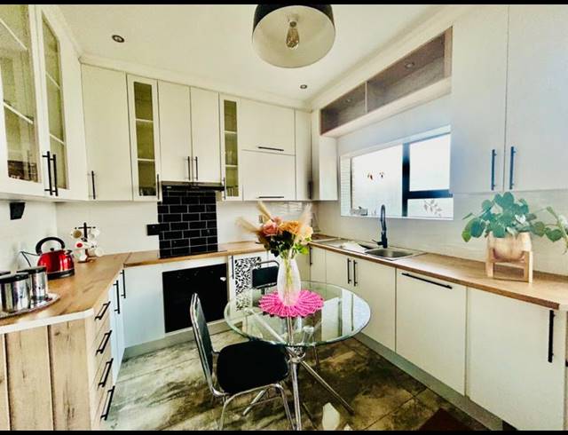 3 BEDROOM HOUSE FOR SALE IN VANDERBIJLPARK CW 2